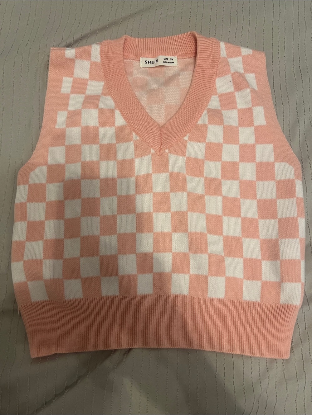 SHEIN Pink Checkerboard V-Neck Sleeveless Sweater Vest